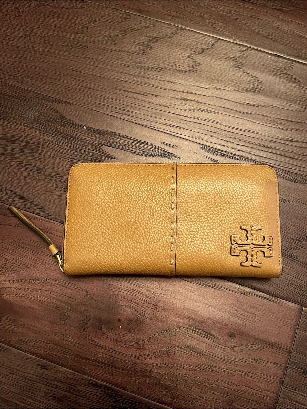 Tory Burch McGraw Zip Continental Pebble Leather Wallet in Tiramisu